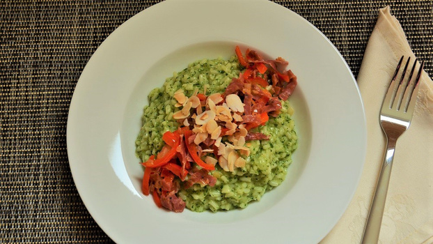 Rezeptbild für Petersilien-Risotto mit Trüffel-Salami