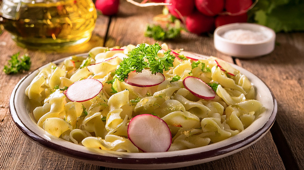 Rezeptbild für Radieschen Spätzlesalat