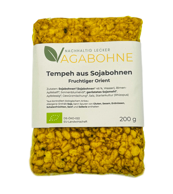 KI generiert: Verpackung von Tempeh aus Sojabohnen, "Fruchtiger Orient", 200g, mit Zutatenliste und Bio-Zertifizierung.
