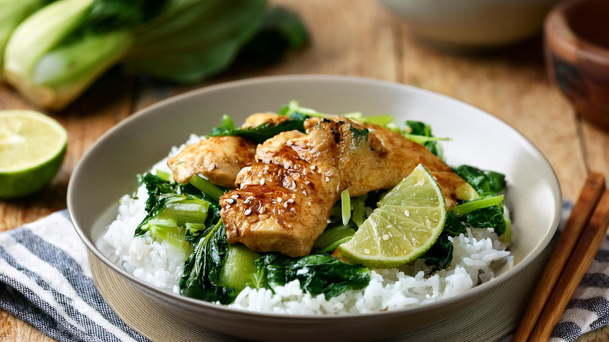 Rezeptbild für Ingwer-Limetten-Hähnchenfilet mit Pak-Choi-Reis