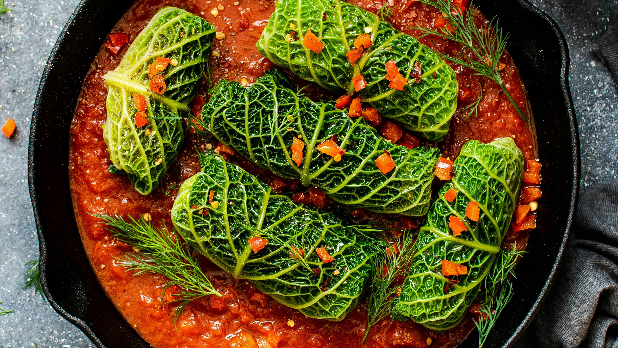 Rezeptbild für Wirsing-Roulade mit  Schafskäse-Kräuter-Füllung