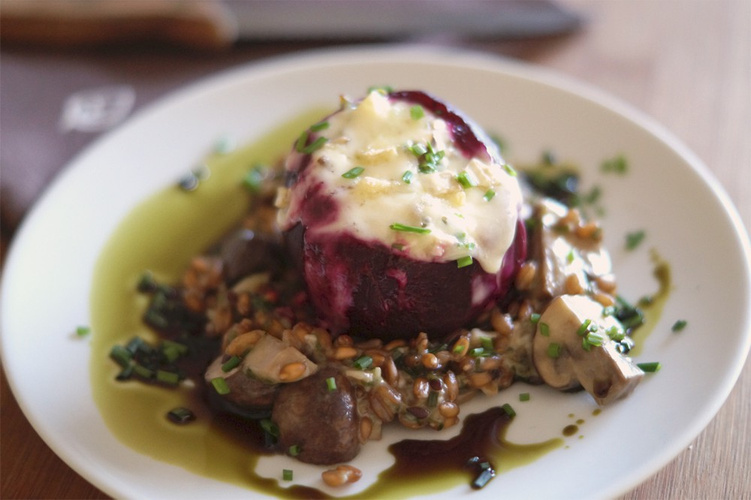 Rezeptbild für Gefüllte Rote Bete an Dinkelrisotto