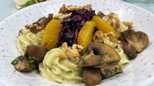 Rezeptbild für Pastinaken-Petersilienwurzelpüree mit Champignons