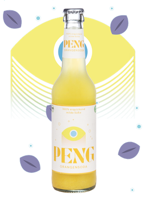 KI generiert: Flasche Peng Orangenlimo vor grafischen Elementen. Text: "100% erquickend milde Süße".
