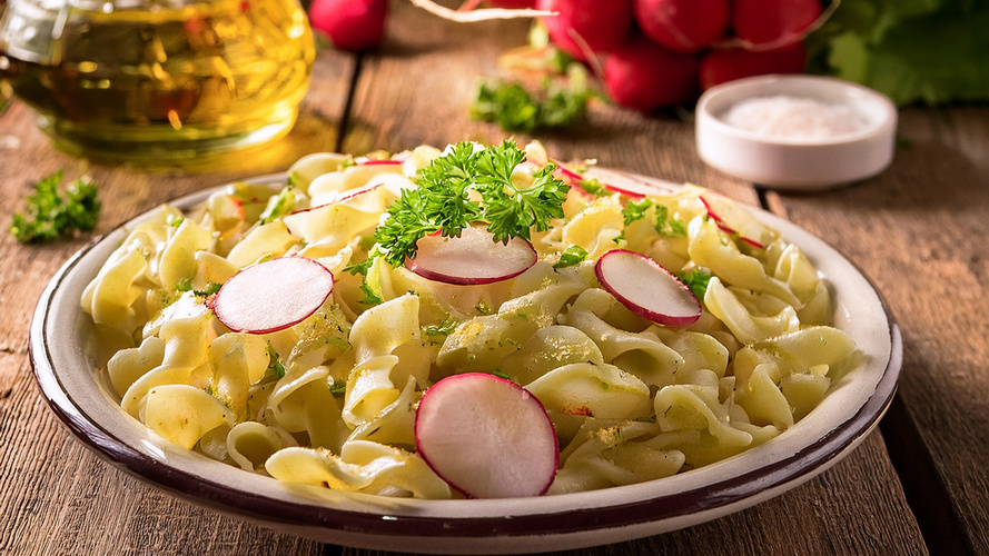 Rezeptbild für Radieschen Spätzlesalat