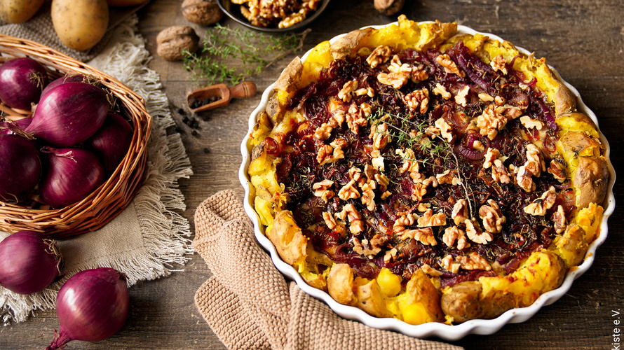Rezeptbild für Kartoffelkuchen mit Balsamico-Zwiebeln